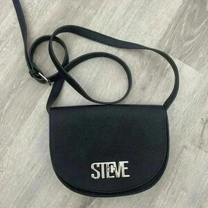 STEVE MADDEN- Turnlock Black Crossbody